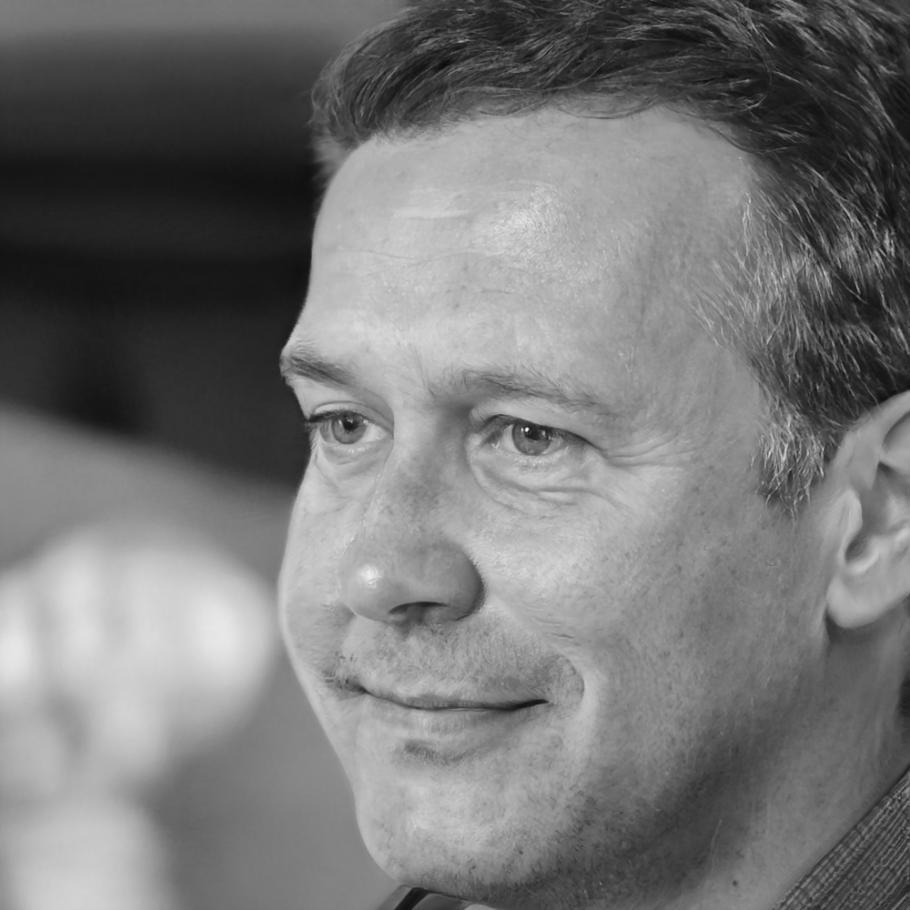 Keovilay Phongphachanh, Operations Manager
